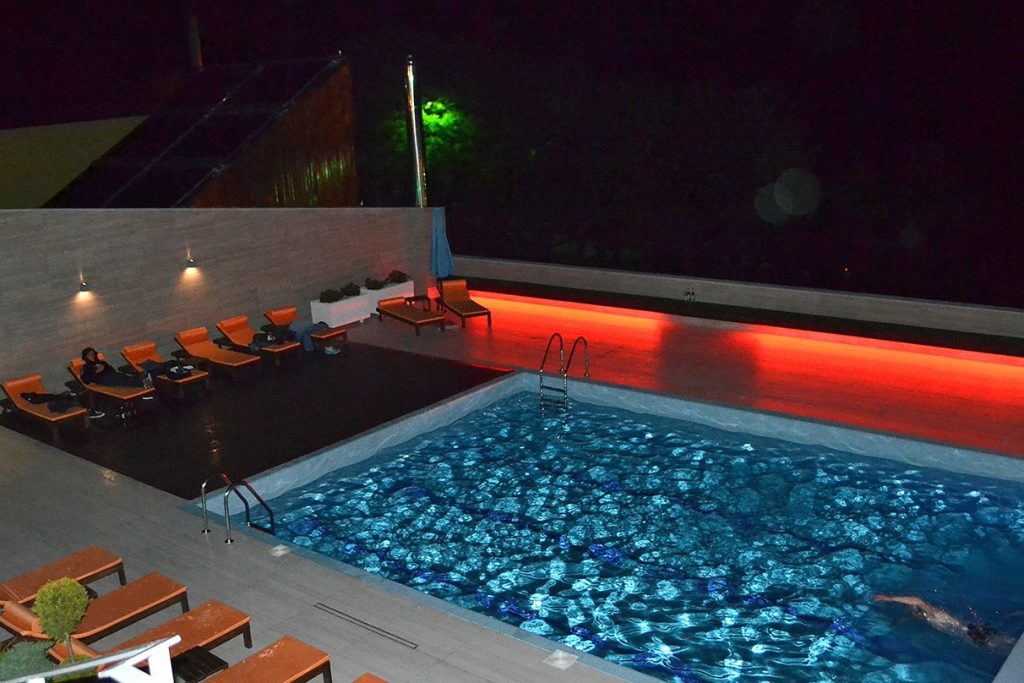 centru cu jacuzzi si priveliste frumoasa